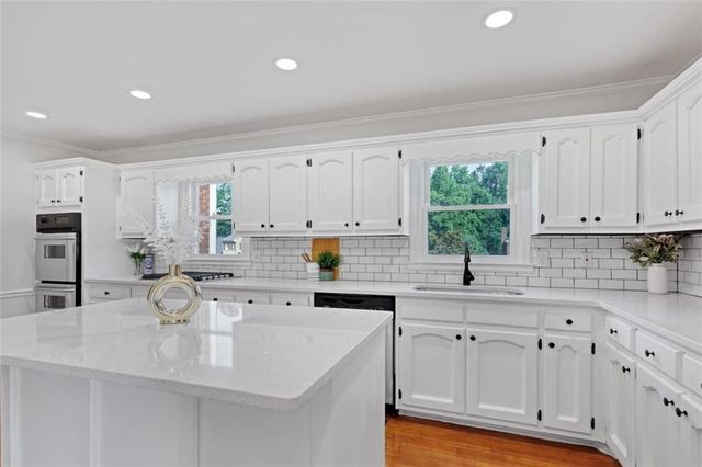 2462 CHIMNEY TOP Lane, Snellville, GA 30078