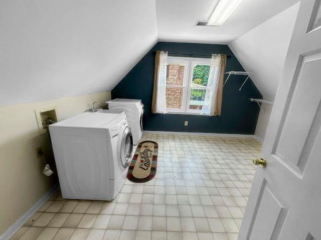 2462 CHIMNEY TOP Lane, Snellville, GA 30078