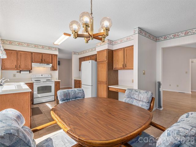 20 Cedarcliff Circle, Asheville, NC 28803