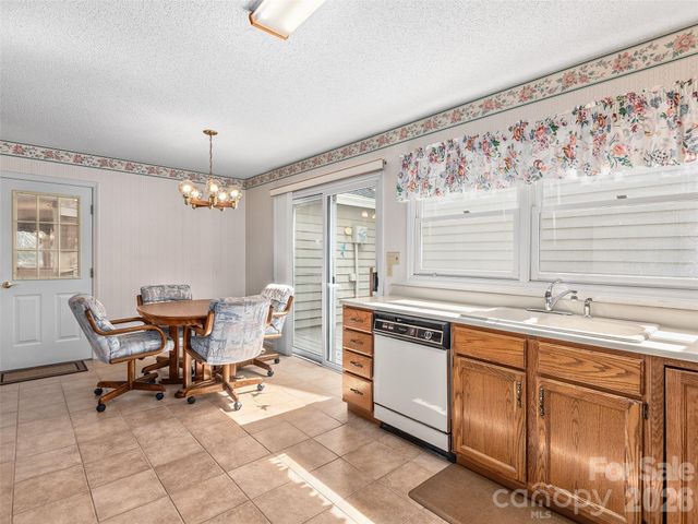 20 Cedarcliff Circle, Asheville, NC 28803