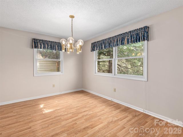 20 Cedarcliff Circle, Asheville, NC 28803