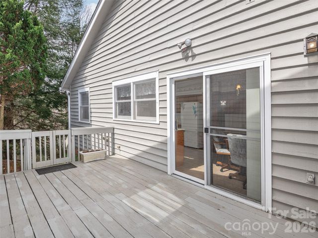 20 Cedarcliff Circle, Asheville, NC 28803