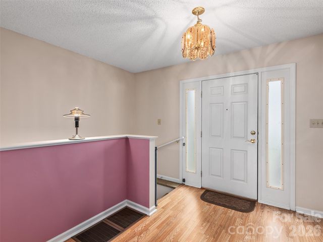 20 Cedarcliff Circle, Asheville, NC 28803