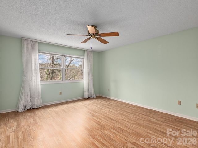 20 Cedarcliff Circle, Asheville, NC 28803