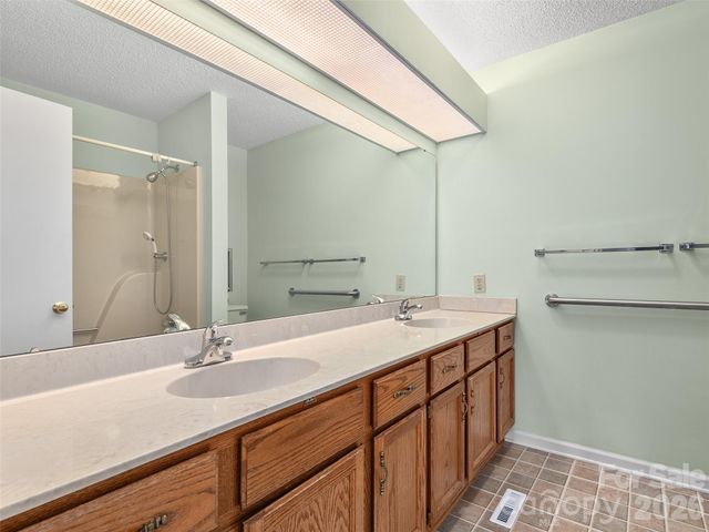 20 Cedarcliff Circle, Asheville, NC 28803