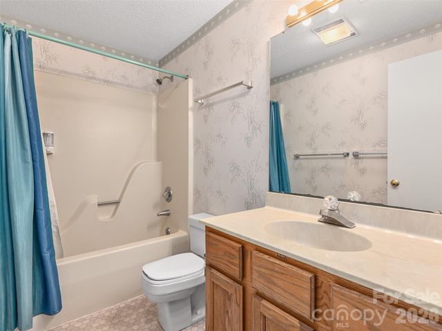 20 Cedarcliff Circle, Asheville, NC 28803