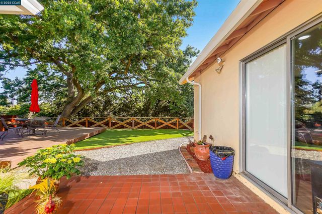 1920 Encima Dr, Concord, CA 94519