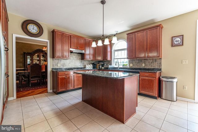 1410 LORTON DR, Easton, PA 18040