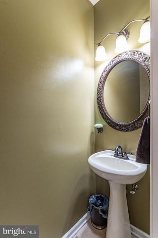 1410 LORTON DR, Easton, PA 18040