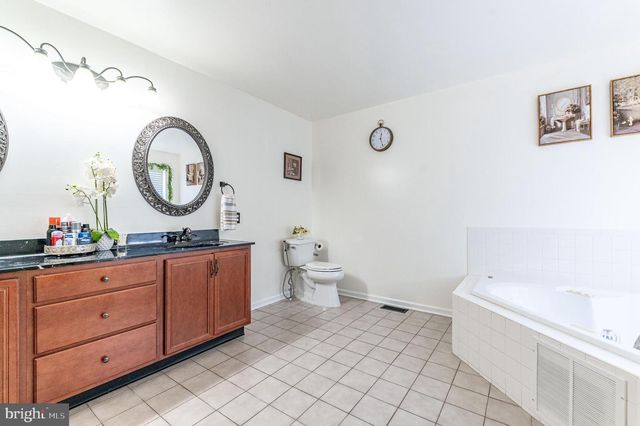 1410 LORTON DR, Easton, PA 18040
