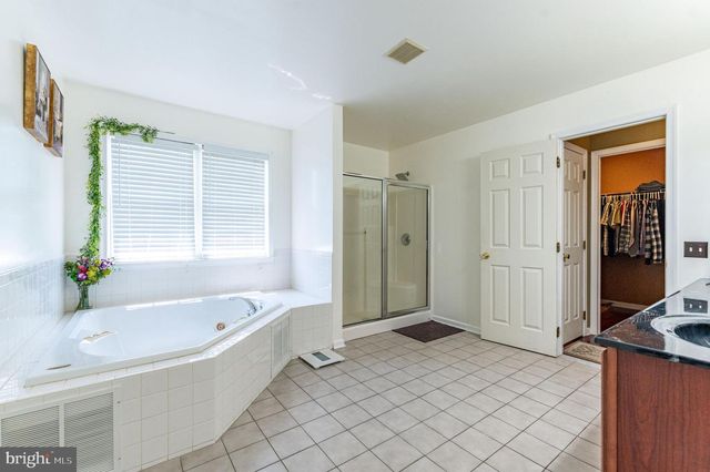 1410 LORTON DR, Easton, PA 18040