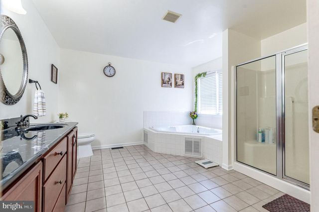 1410 LORTON DR, Easton, PA 18040