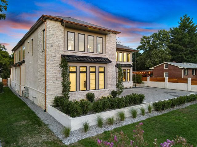 860 Brook Hollow Rd, Nashville, TN 37205