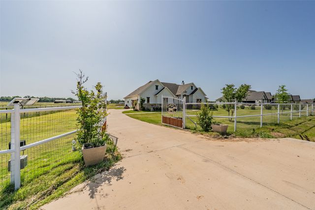 2011 Feather Lane, Weatherford, TX 76088