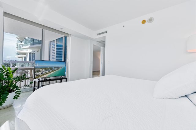 3801 Collins Ave 1105, Miami Beach, FL 33140
