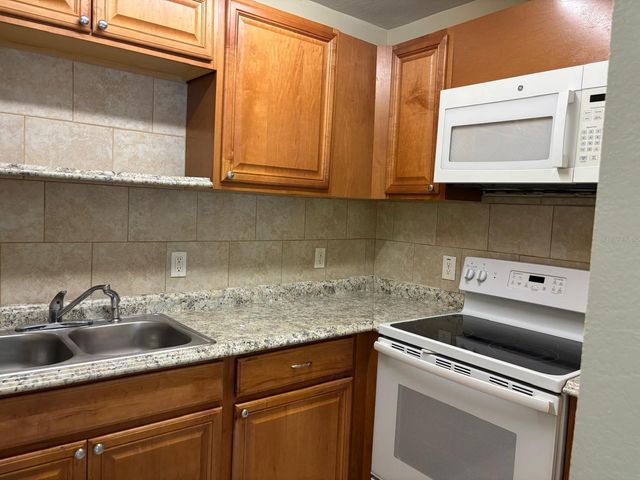 6747 RALSTON BEACH CIRCLE, Tampa, FL 33614