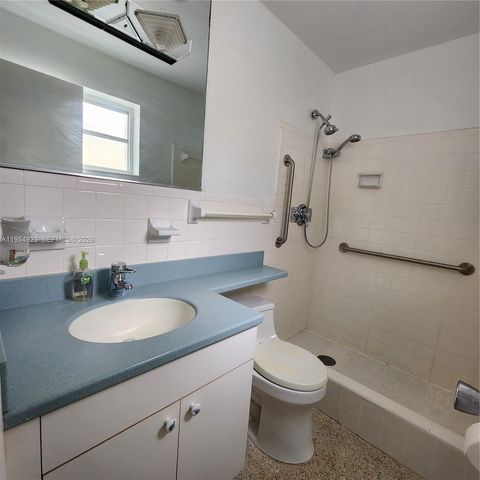 9425 SW 51st Pl, Cooper City, FL 33328