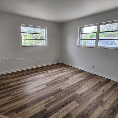 9425 SW 51st Pl, Cooper City, FL 33328