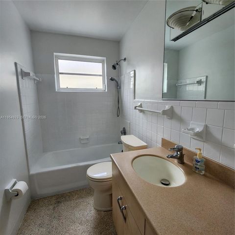 9425 SW 51st Pl, Cooper City, FL 33328