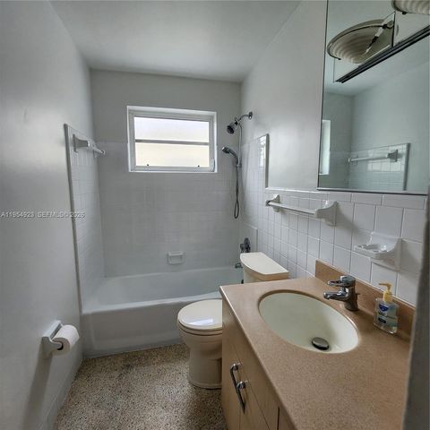 9425 SW 51st Pl, Cooper City, FL 33328