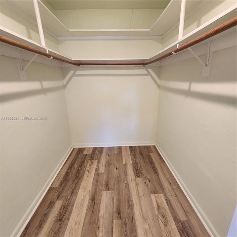 9425 SW 51st Pl, Cooper City, FL 33328