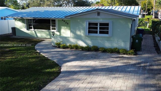 9425 SW 51st Pl, Cooper City, FL 33328
