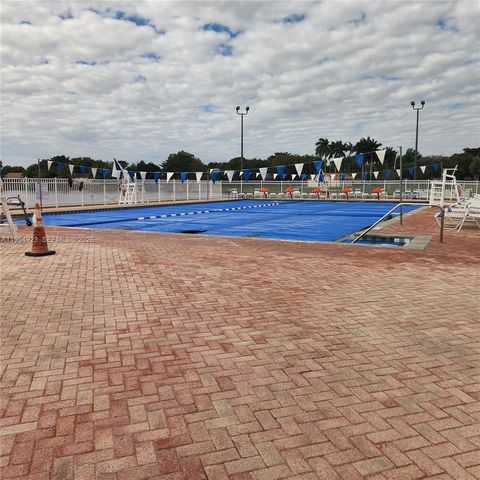 9425 SW 51st Pl, Cooper City, FL 33328