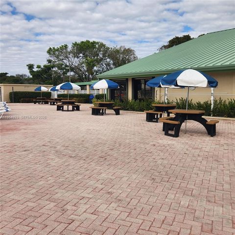 9425 SW 51st Pl, Cooper City, FL 33328