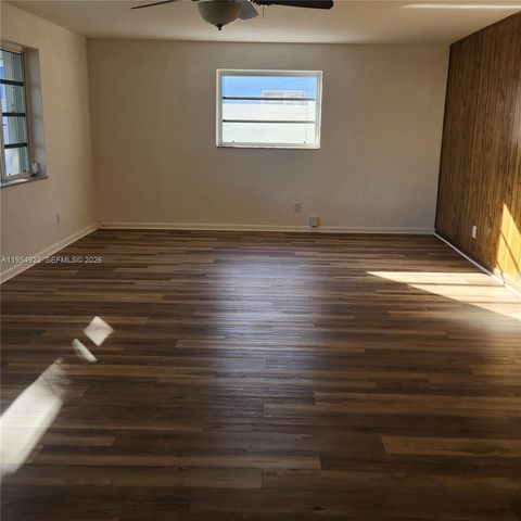 9425 SW 51st Pl, Cooper City, FL 33328