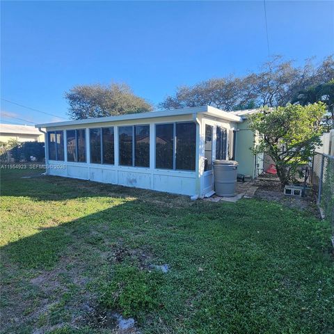 9425 SW 51st Pl, Cooper City, FL 33328