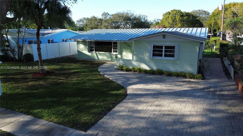 9425 SW 51st Pl, Cooper City, FL 33328