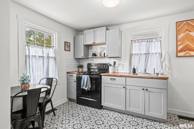 2268 E Keys Avenue, Springfield, IL 62702