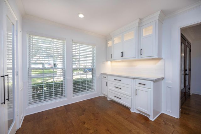 5415 Three Oaks Circle, Houston, TX 77069