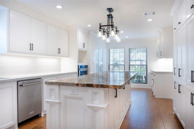 5415 Three Oaks Circle, Houston, TX 77069