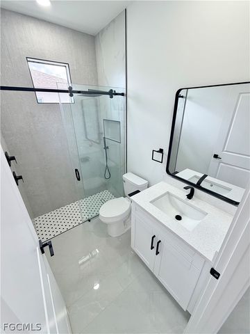 822 NE 19th ST, Cape Coral, FL 33909