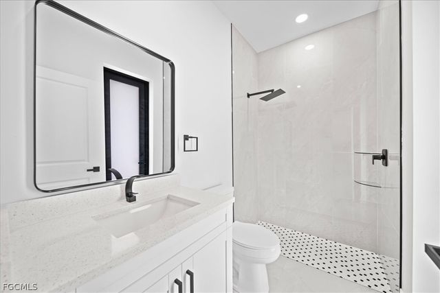 822 NE 19th ST, Cape Coral, FL 33909