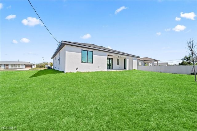 822 NE 19th ST, Cape Coral, FL 33909