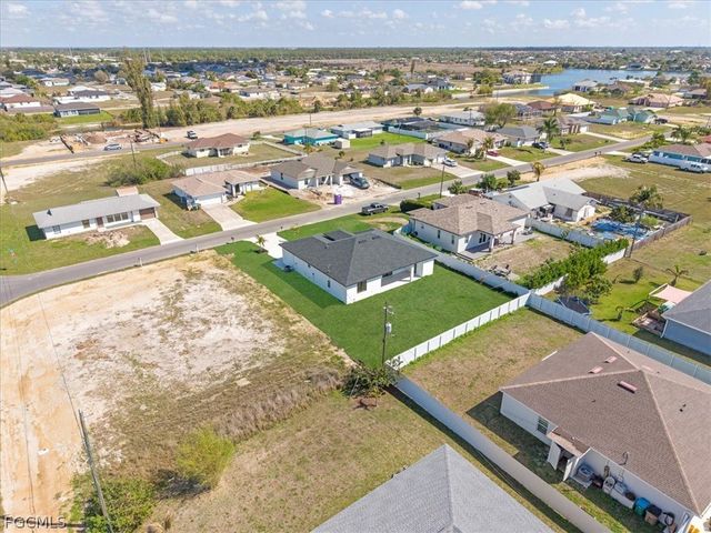 822 NE 19th ST, Cape Coral, FL 33909