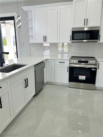 822 NE 19th ST, Cape Coral, FL 33909