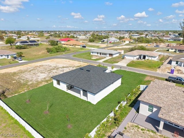 822 NE 19th ST, Cape Coral, FL 33909
