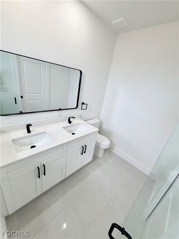 822 NE 19th ST, Cape Coral, FL 33909