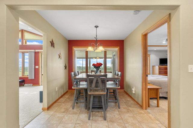 W1967 Mystic COURT, Ixonia, WI 53036