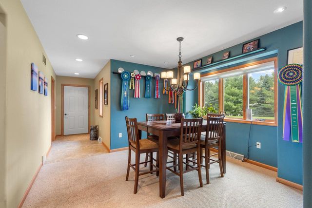 W1967 Mystic COURT, Ixonia, WI 53036