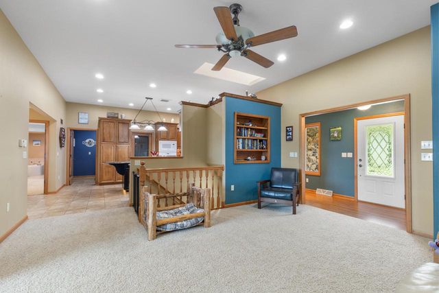 W1967 Mystic COURT, Ixonia, WI 53036