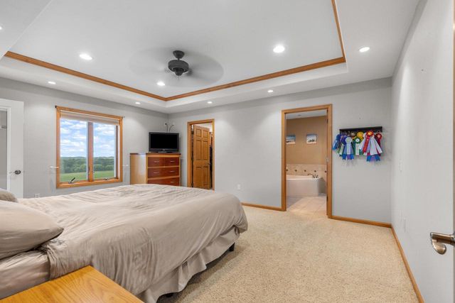 W1967 Mystic COURT, Ixonia, WI 53036