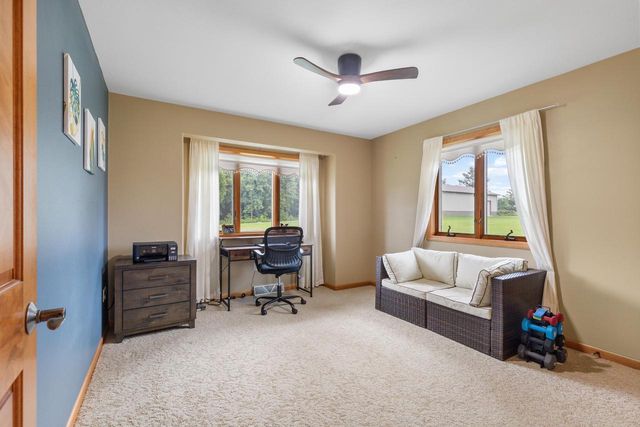 W1967 Mystic COURT, Ixonia, WI 53036