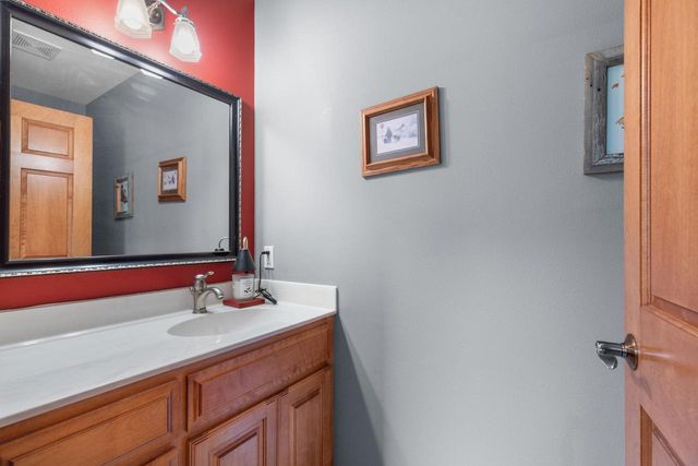 W1967 Mystic COURT, Ixonia, WI 53036
