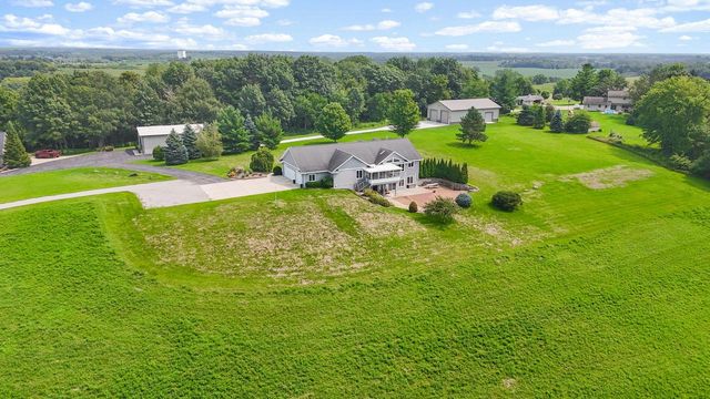 W1967 Mystic COURT, Ixonia, WI 53036