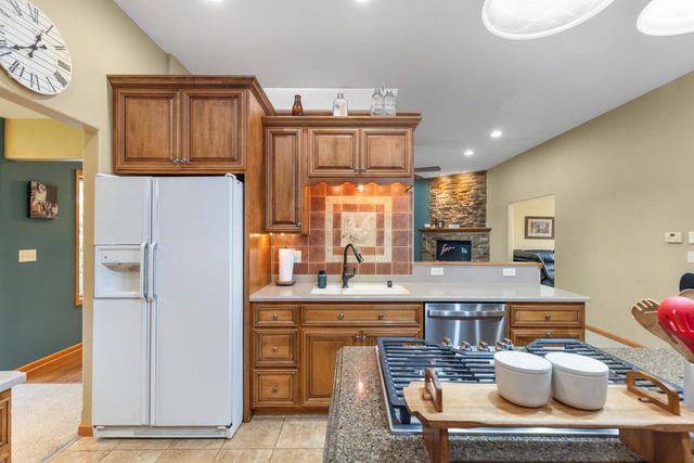 W1967 Mystic COURT, Ixonia, WI 53036