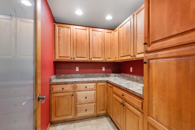 W1967 Mystic COURT, Ixonia, WI 53036